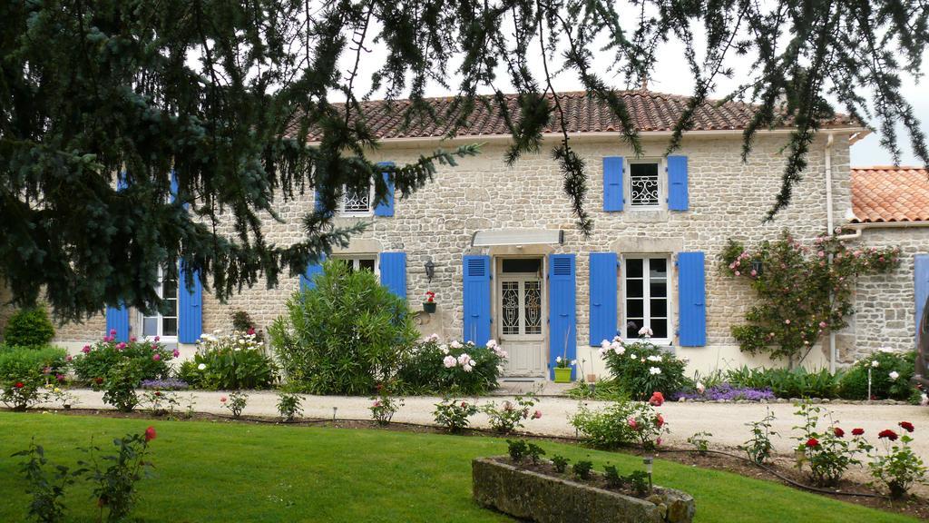 Le Clos De La Vigne Bed & Breakfast Montreuil  Bagian luar foto