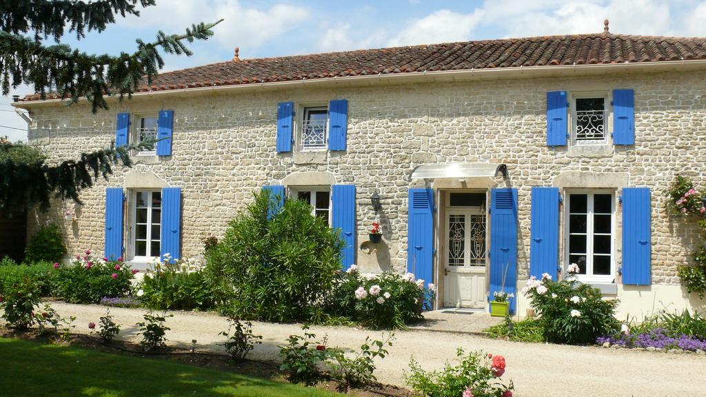 Le Clos De La Vigne Bed & Breakfast Montreuil  Bagian luar foto